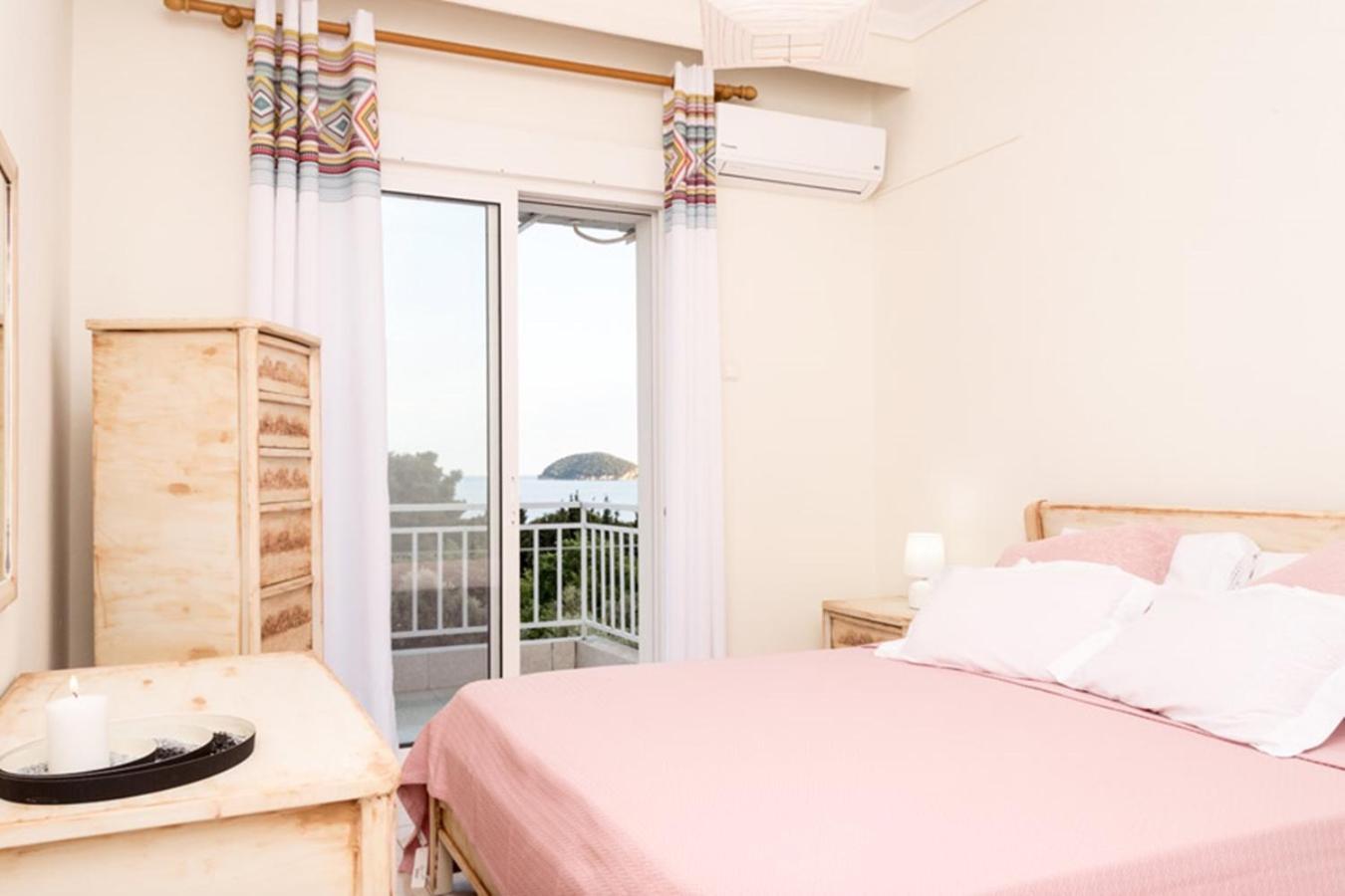 Opalio Seaview Apartment PalaiónTsiflíkion 外观 照片